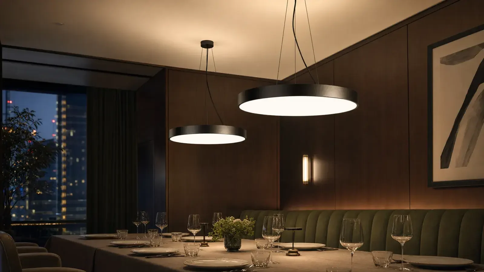 Suspended lighting for restaurants, bars and hotels